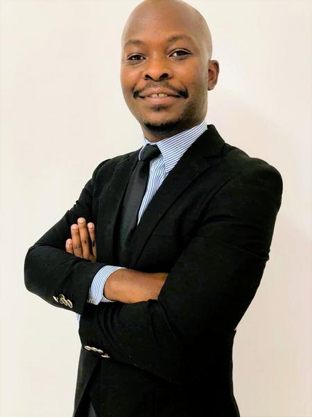 Anathi Ndlwana, estate agent