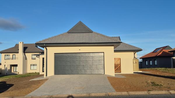 House For Sale in Kidds Beach, Kidd's Beach